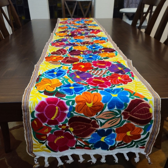 Mexican Embroidered Table Runner 7 1/2 ft - Picture 2 of 3